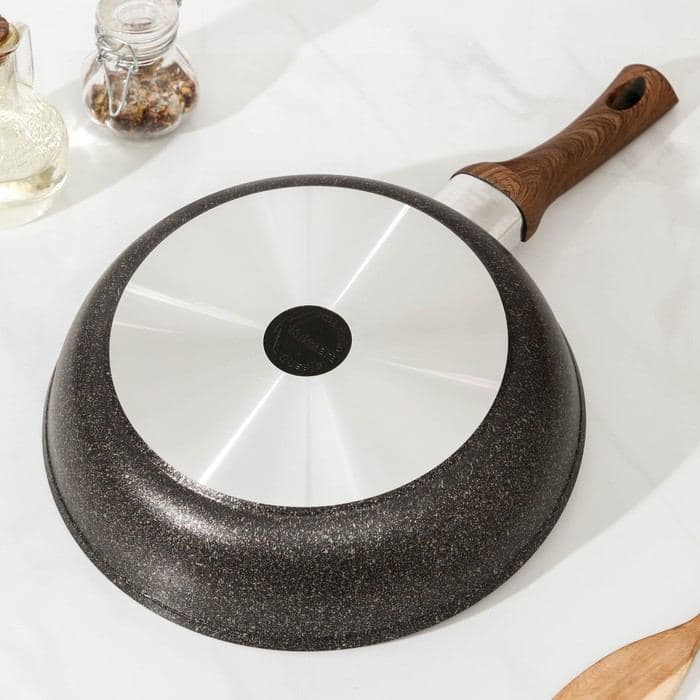 Сковорода KUKMARA Granit Ultra original, d=26 см, пластиковая ручка, антипригарное покрытие, литой алюминий, коричневая — фото 3