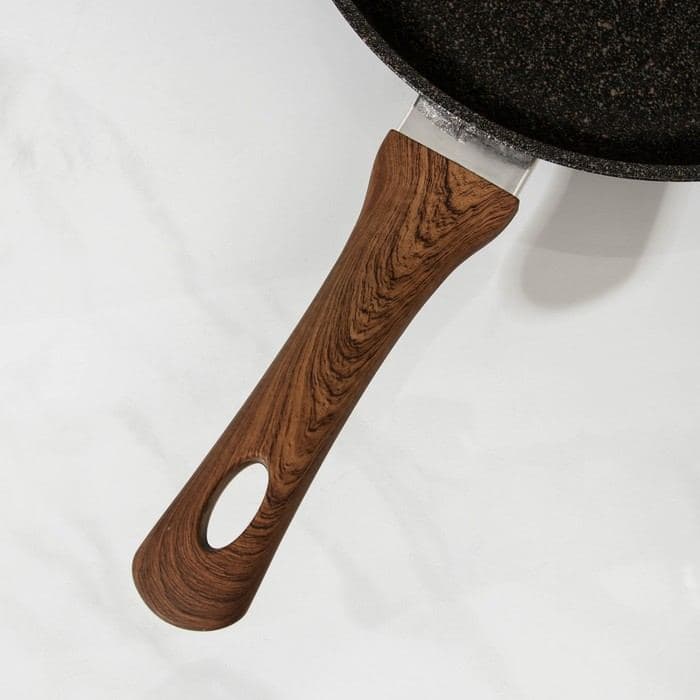 Сковорода KUKMARA Granit Ultra original, d=26 см, пластиковая ручка, антипригарное покрытие, литой алюминий, коричневая — фото 4