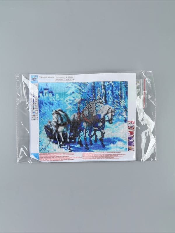 Алмазная мозаика «Тройка в зимнем лесу», холст 25×30 см, размер выкладки 20×25 см — фото 4