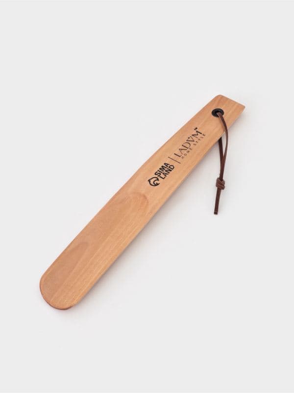 Ложка для обуви LaDо́m, 23×3.5 см, светлое дерево, с петелькой — фото 2